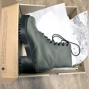 Dr. Martens Shriver HI Moldova Slate Green boots 8 L